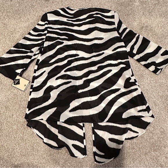 NWT Maya Brooke Women's Zebra Print Soft Duster Semi Sheer Shoulder Pads Size 10 - Picture 2 of 12